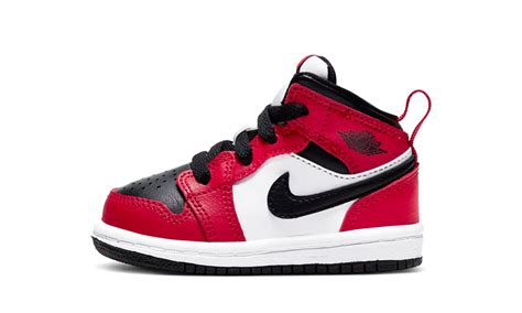 The air jordan collection curates only authentic sneakers. Jordan 1 Mid Chicago Toe (TD) - 640735-069 - Restocks