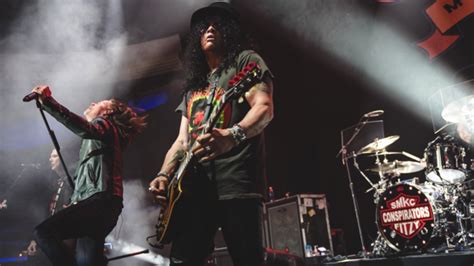 Slash Featuring Myles Kennedy And The Conspirators Premier Official