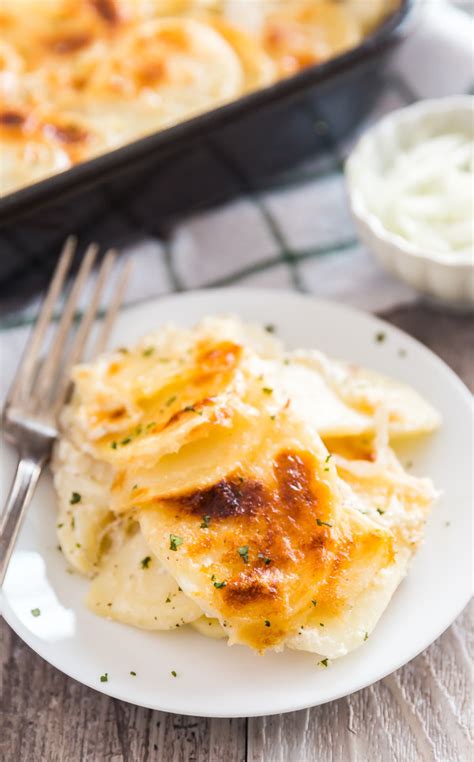 Scalloped potatoes are thinly sliced potatoes cooked in a creamy sauce. Mom's Homemade Scalloped Potatoes Recipe - an easy side dish