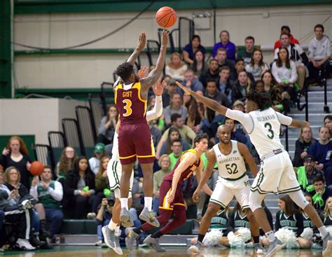 A Daly Dose Of Hoops Iona Eliminates Siena For Fourth Time In Five Years To Reach Seventh