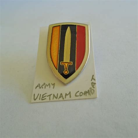 1 Vietnam Combat Service Us Army Insignia Pin