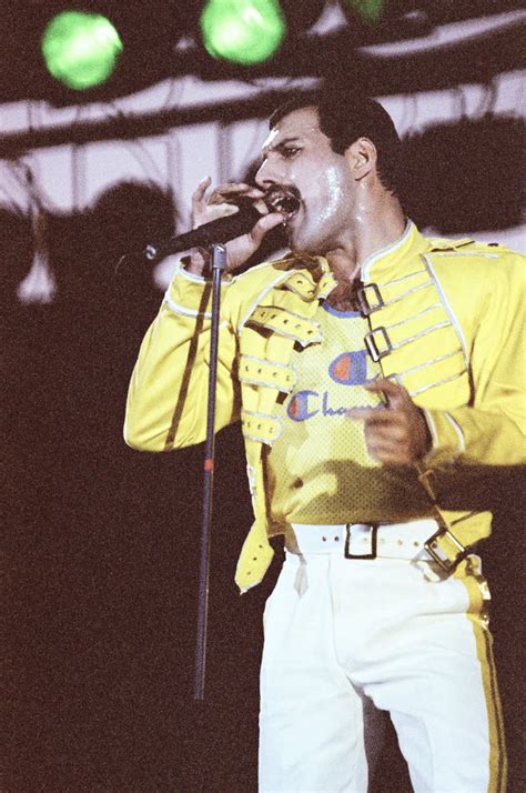 Remembering Freddie Mercurys Incredible Final Concert With Queen Smooth