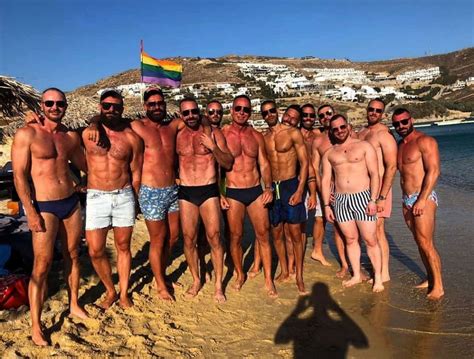 elia beach una escapada gay a la playa en mykonos