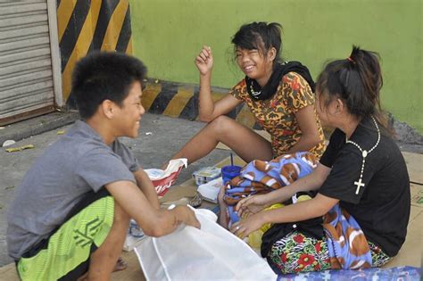 Foodie Takes Passion To The Streets By Feeding The Homeless Abs Cbn News