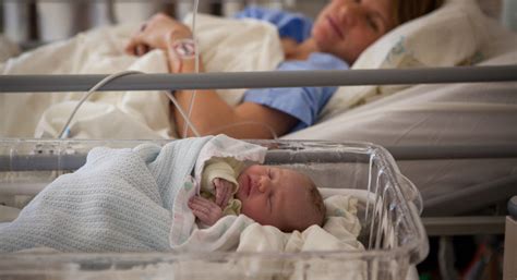 Qué Debemos Hacer Cuando Vamos A Visitar A Un Recién Nacido Al Hospital Bekia Padres