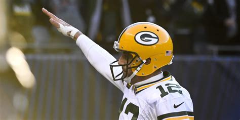 green bay packers qb aaron rodgers cryptic comments after saluting bears fans as he exits