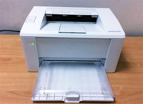 The 150 page input paper tray is enough for home use. Spesifikasi dan Harga HP LaserJet Pro M102a 2020 - BEDAH ...