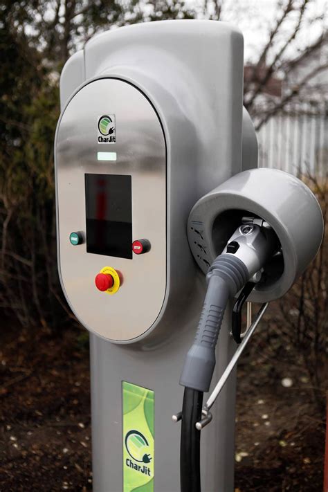 Electric car charging station project in limbo - Chicago Tribune
