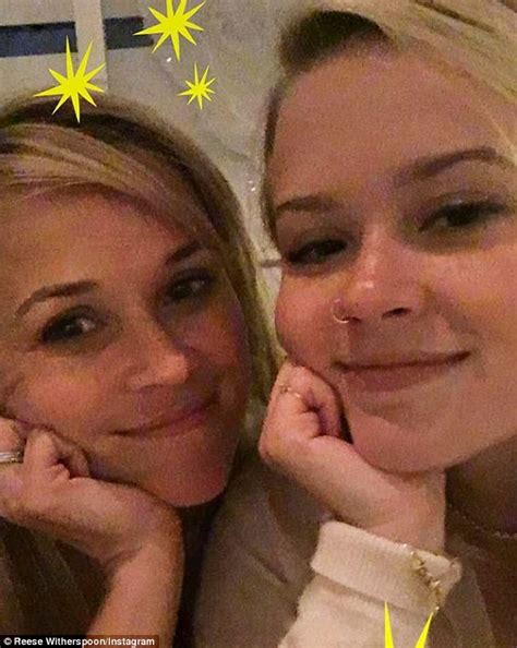 Reese Witherspoon Poses For Instagram Selfie With Daughter Ava
