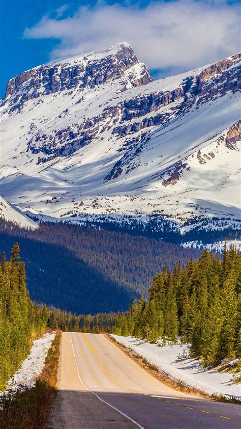 With cascade mountain to the north and sulphur mountain to the south, the town of banff boasts a magnificent canadian. Alberta Canada Banff National Park Mountain Wallpaper ...