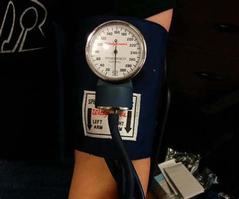 How To Manually Take Blood Pressure 10 Steps With Pictures
