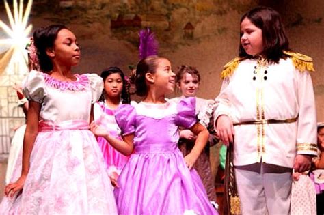 Expand your child's dramatic talents with these free play scripts for kids. School Plays, Scripts, Musicals for Children, Kids, Teens ...