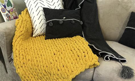 How To Hand Knit A Blanket In 1 Hour Easy To Follow Tutorial Learn