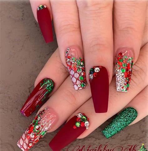 65 Best Christmas Nail Art Ideas For 2020 For Creative Juice