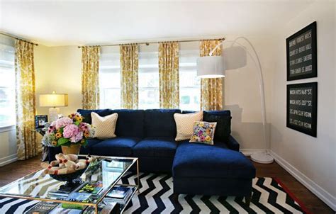 The only thing bumming me out was our living room color scheme. Navy Blue and Yellow Living Room | For the Home | Pinterest