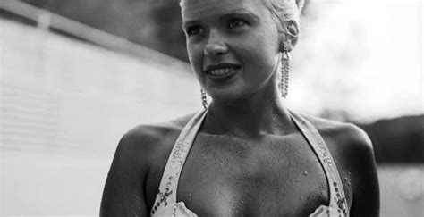 Titillating Facts About Jayne Mansfield The Naughty Blonde Factinate