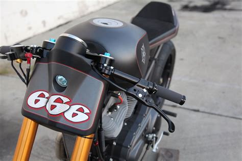 Just keep your eyes on the bike. Roland Sands Harley XR 1200 Cafe Racer Build | Street ...