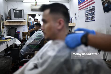 Currently running his own academy. Kedai gunting rambut janji tak naikkan harga