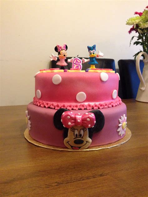 Daisy Duck And Minnie Mouse Cake