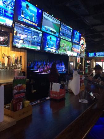 We have added the ultimate top 20 list of the best sports bars in major american city's to help you on your way. Show-Me's Sports Bar & Grill - Picture of Show-Me's Sports ...