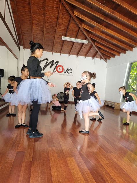 Clases De Ballet Para Niñas Academia Move