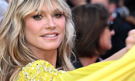 Heidi Klum Ans Plus Sexy Que Jamais Elle D Voile Son Corps Et Son Fessier La Plage Grazia