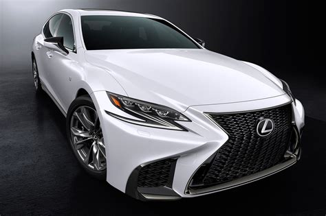 Trim family base f sport. Lexus LS 500 F Sport unveiled at NYIAS 2017 by CAR Magazine