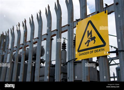 Electrical Substation “danger Of Death” Sign Danger Stock Photo Alamy