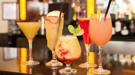 The 21 Best Cheesecake Factory Cocktails Ranked Worst To Best