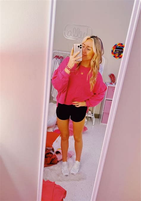 College Outfit Inspo In 2022 College Outfits Fashion Outfit Inspo