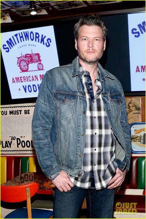 is blake shelton people s sexiest man alive 2017 photo 3986248 blake shelton pictures just