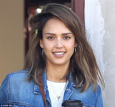 Jessica Alba Shows Off Her Stunning Natural Beauty As She Goes Make Up