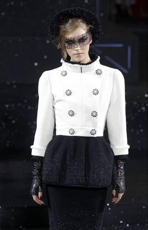 See The Best Looks From The Chanel Fallwinter 2011 Haute Couture