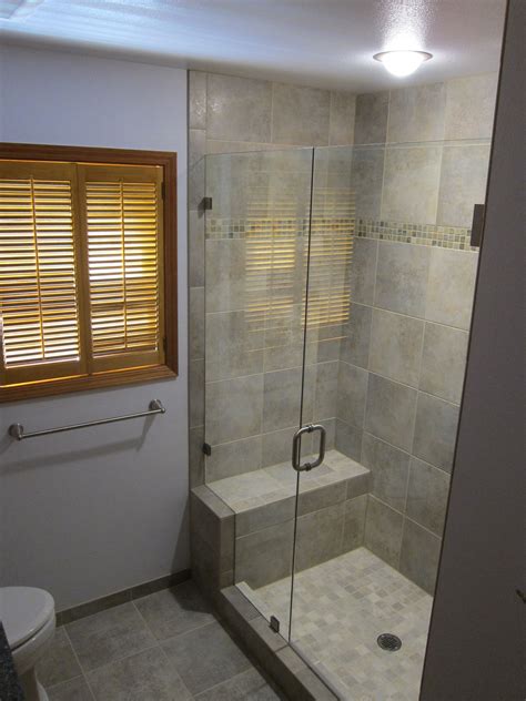 Pictures Of Small Bathrooms With Showers Design Corral