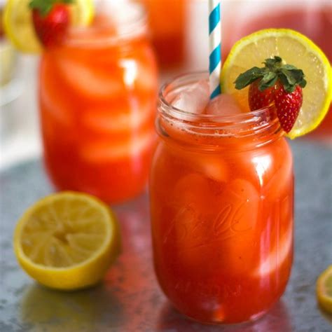 Skinny Sparkling Strawberry Lemonade