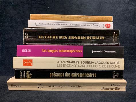Lot - 7 French Books