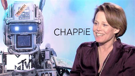 Sigourney Weaver Discusses The Possible Neill Blomkamp Alien Sequel Mtv News Youtube