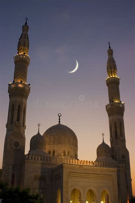 Ramadan Mosque Jumeirah Mosque Dubai At Sunset With A Crescent Moon