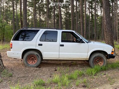 1999 Chevrolet Blazer With 15x7 6 Vision Soft 8 And 23575r15