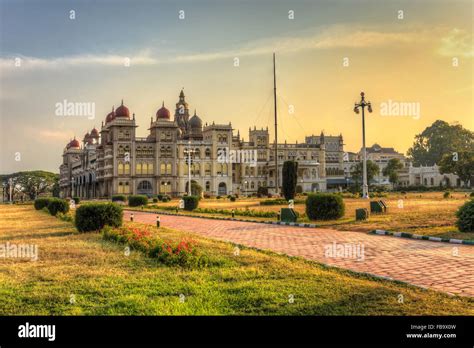 Mysore Palace Fotos Und Bildmaterial In Hoher Auflösung Alamy