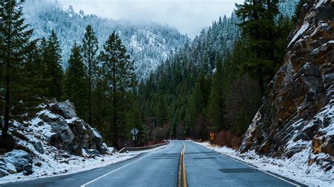 Fonds Décran Forêt Route Signe Neige Hiver 3840x2160 Uhd 4k Image