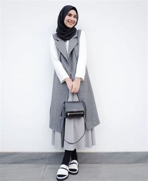 Tampilan Casual Wanita Berhijab Masa Kini Busana Muslim Di 2019 Casual Hijab Outfit Hijab