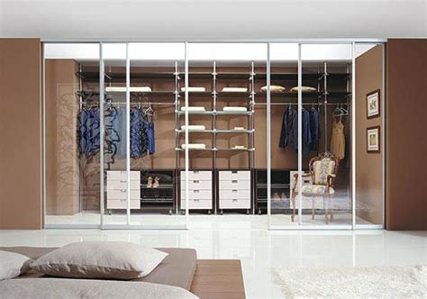 20 Beautiful Glass Walk In Closet Designs