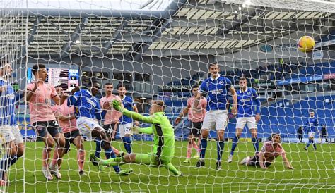 Manchester united have played more home premier league games against leeds without losing than against any other club (p13 w9 d4). Man United revels in 6-2 win v Leeds, Vardy sinks Tottenham