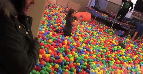 Pranked Mum Finds Home Turned Into Giant Childrens Ball Pit Her