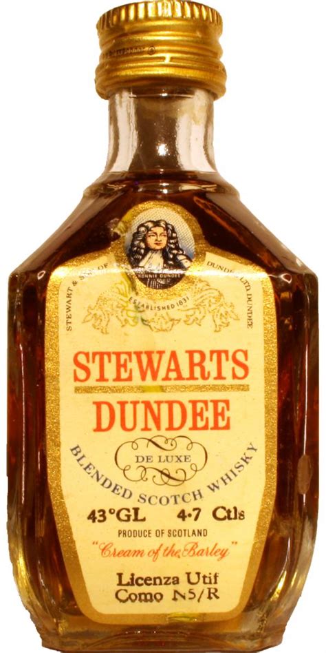 Stewarts Dundee De Luxe Blended Scotch Whisky Ratings And Reviews