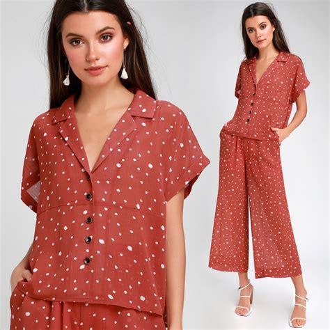 Polka Dot Fashion How To Style Polka Dot Clothing And Accessories In 2019