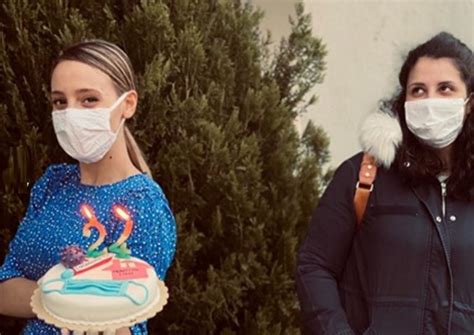 Έτσι, η άννα κορακάκη θα είναι αυτή που θα κάνει τα πρώτα βήματα με το «φως» των αγώνων του τόκιο και θα το παραδώσει σε ιάπωνα ολυμπιονίκη, καθώς, ως είθισται, ο δεύτερος λαμπαδηδρόμος. Άννα Κορακάκη: Μας δείχνει πώς θα γίνονται πια τα πάρτυ ...