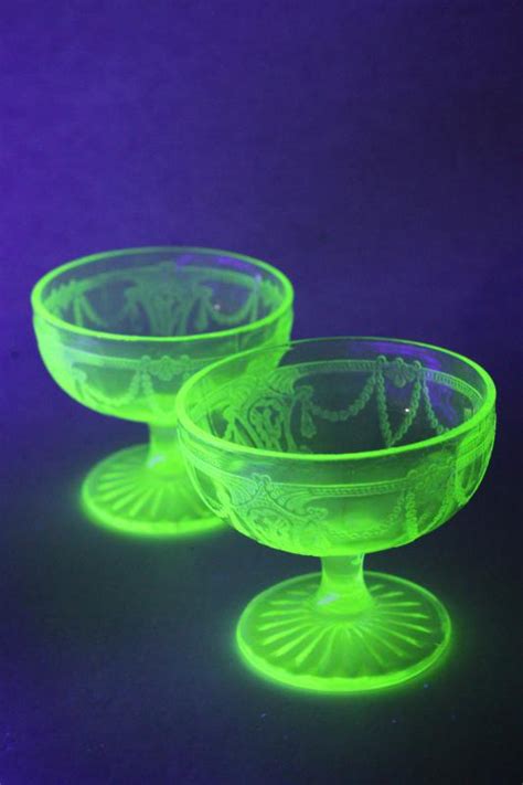 S Vintage Uranium Green Depression Glass Sherbet Dishes Cameo