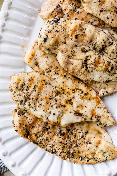 Grilled Chicken Breast (Healthy and Delicious) - Cooking Home